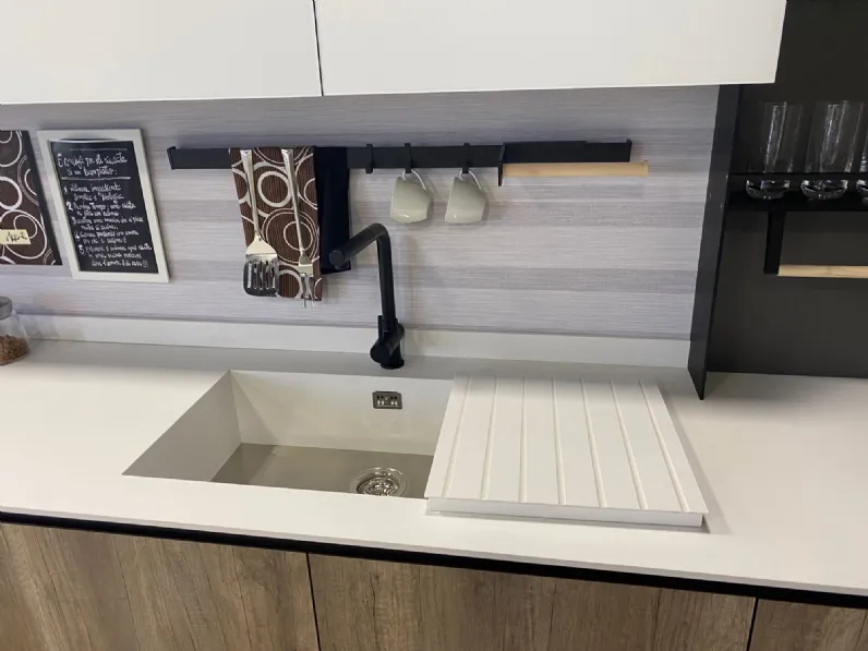 Cucina design con isola Anta hpl e vetro Artigianale a prezzo scontato