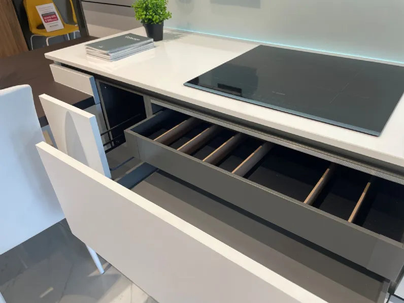 Cucina moderna con penisola Asia/kalì Arredo3 a prezzo scontato