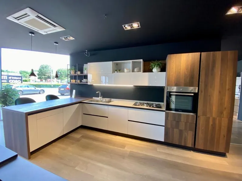 Cucina ad angolo in laccato lucido altri colori Domino a prezzo ribassato