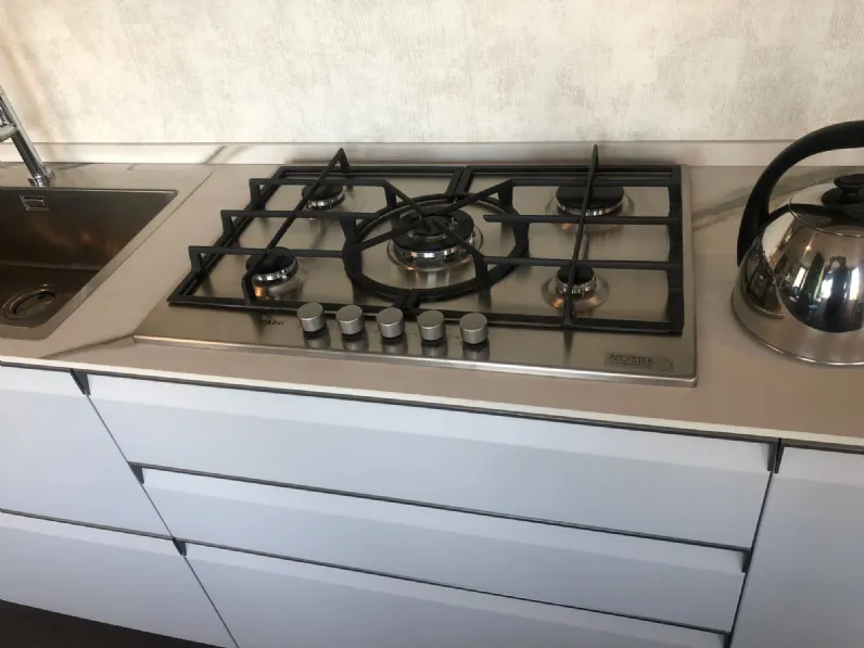Cucina moderna lineare Formalia Scavolini a prezzo ribassato