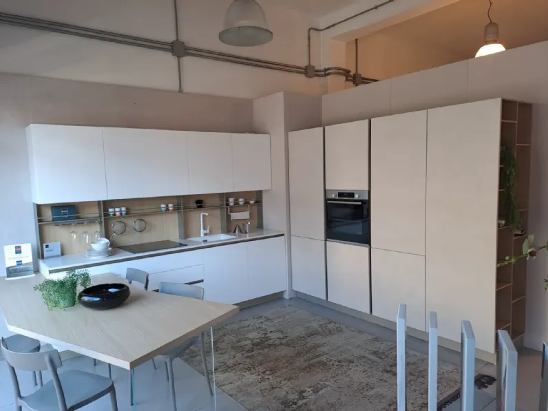 Cucina Stosa moderna ad angolo bianca in laminato materico Infinity