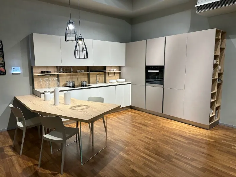 Scopri la cucina Infinity Stosa con uno sconto del 50%! Un design moderno e pratico per rendere la tua casa unica. Lunghezza massima di 75 cm.
