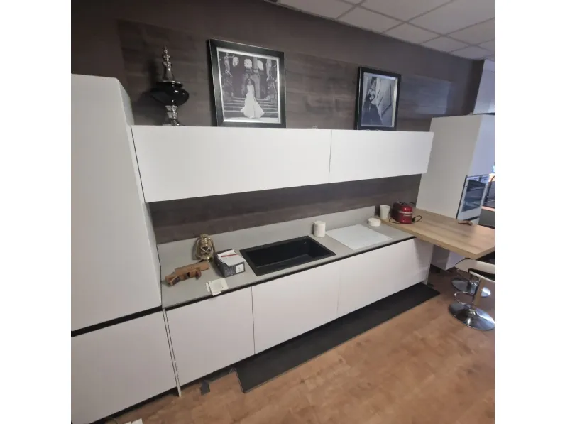 Cucina lineare in laminato opaco bianca Kaly a prezzo ribassato