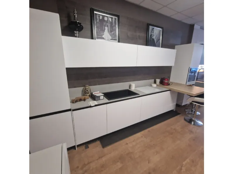 Cucina lineare in laminato opaco a prezzo scontato 35%