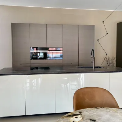 Cucina design con isola Phoenix artex Poliform a prezzo ribassato