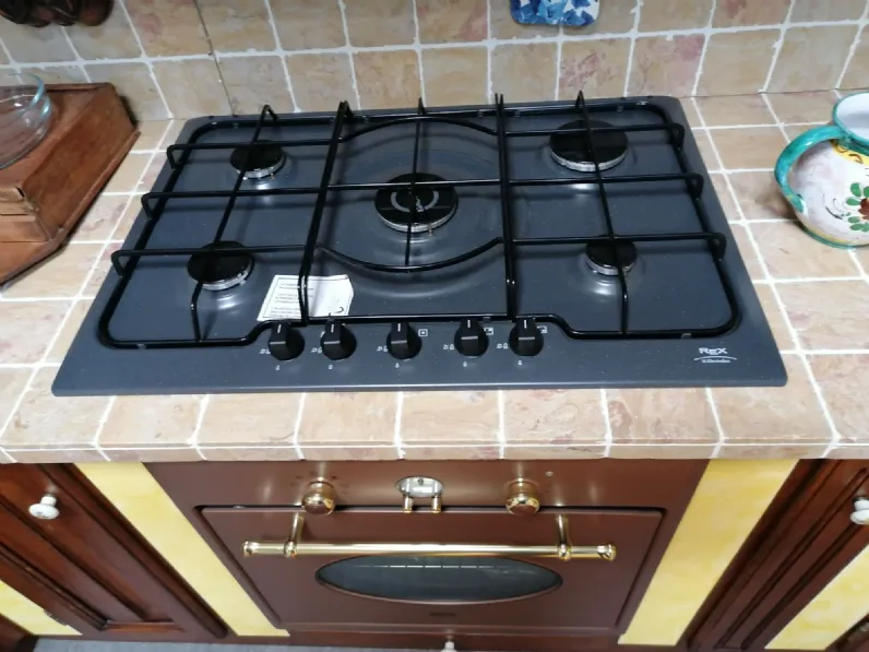Cucina ad angolo in legno rovere moro Prezzemolo a prezzo ribassato