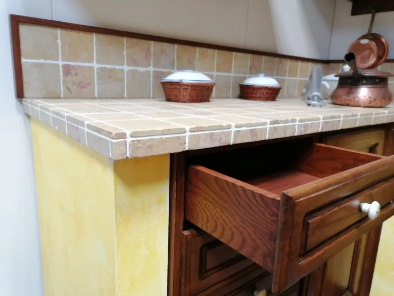 Cucina ad angolo in legno rovere moro Prezzemolo a prezzo ribassato