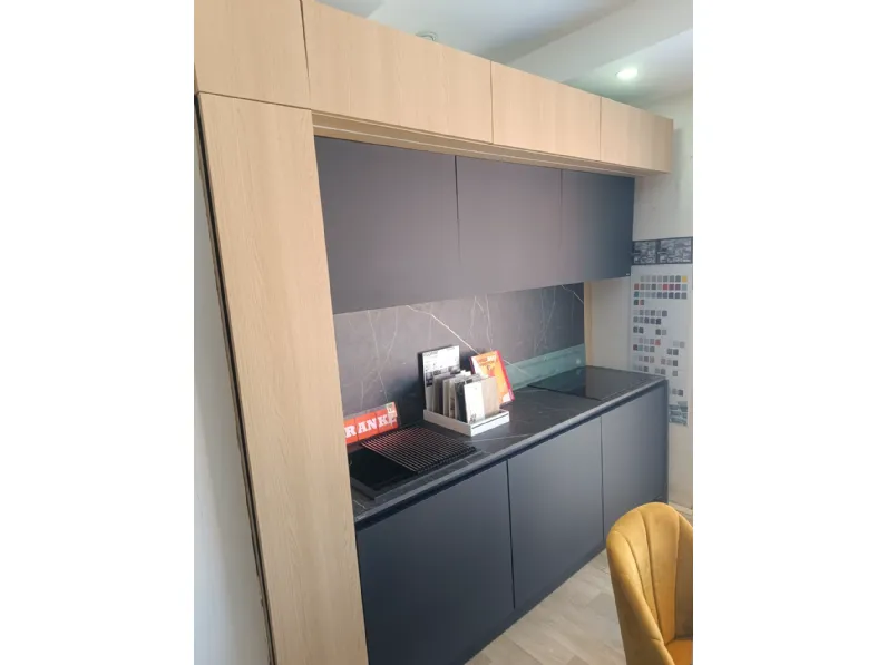 Cucina Scavolini design lineare antracite in laccata opaco Regola