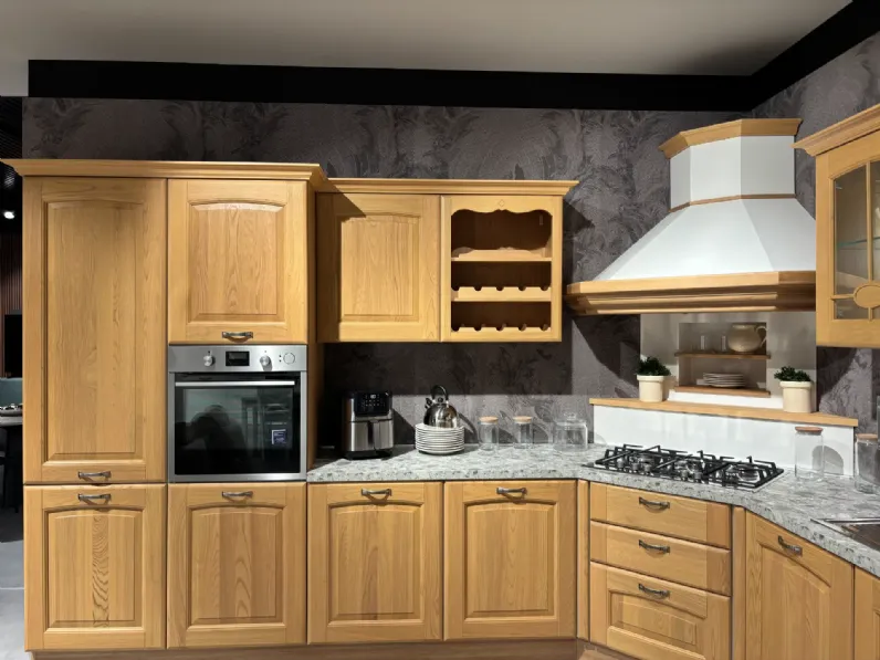 Cucina con penisola classica rovere chiaro Lube cucine Veronica a soli 14000 Euro