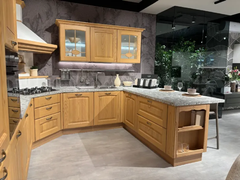 Cucina con penisola classica rovere chiaro Lube cucine Veronica a soli 14000 Euro