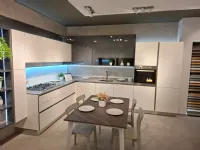 Cucina bianca moderna ad angolo Like laccato lucido monofacciale Veneta cucine scontata