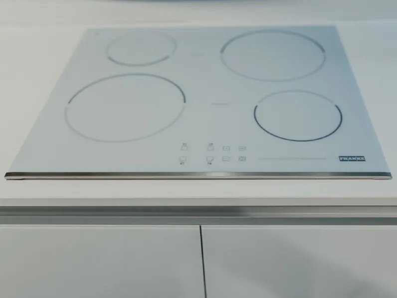 Cucina moderna ad angolo Scavolini Tetrix a prezzo ribassato