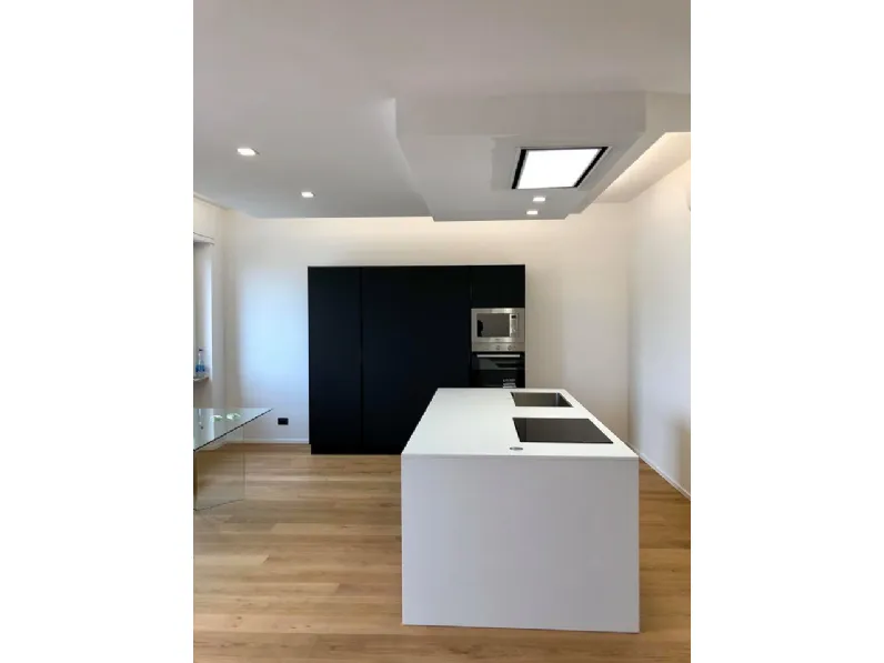 Cucina Fenix con isola Cucine store con uno sconto imperdibile
