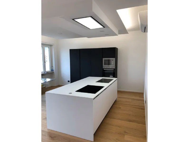 Cucina Fenix con isola Cucine store con uno sconto imperdibile