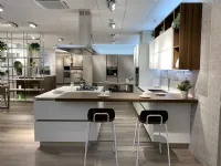 Cucina ad isola in laminato materico bianca Oyster pro a prezzo ribassato