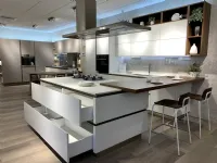 Cucina ad isola in laminato materico bianca Oyster pro a prezzo ribassato