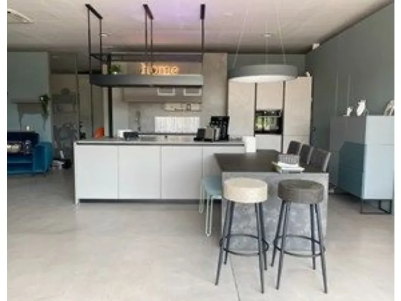 Cucina moderna ad isola Stosa Stosa composizione con cappa di design a prezzo ribassato