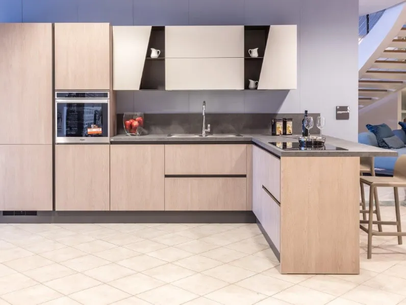 Cucina moderna altri colori Scavolini con penisola Liberamente in offerta