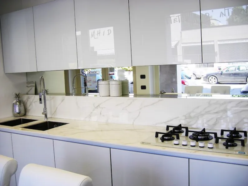 Cucina a prezzo ribassato lineare moderna Vetro Essebi