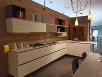 Cucina moderna bianca Scavolini con penisola Ki in offerta