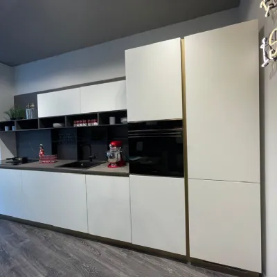 Cucina moderna bianca Scavolini lineare Delinea  in offerta