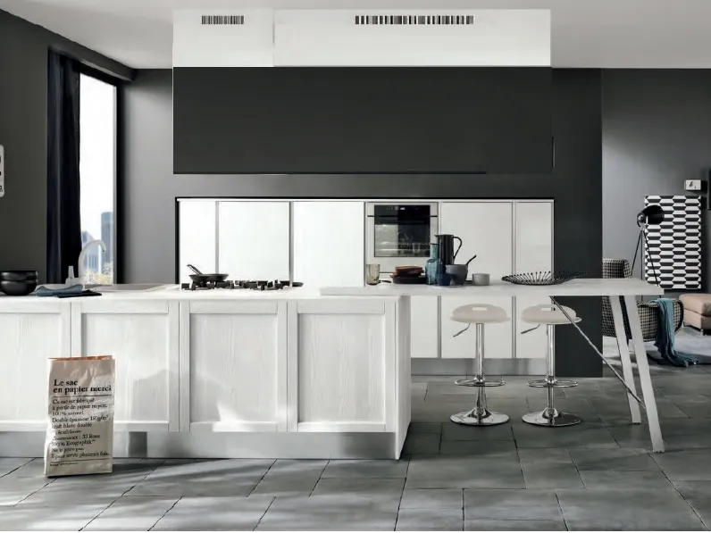 cucina moderna  con colonne frigo forno e isola in offerta nuovimondi