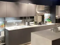 Cucina grigia moderna con isola La casa moderna Carol a soli 9340