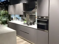 Cucina grigia moderna con isola La casa moderna Carol a soli 9340