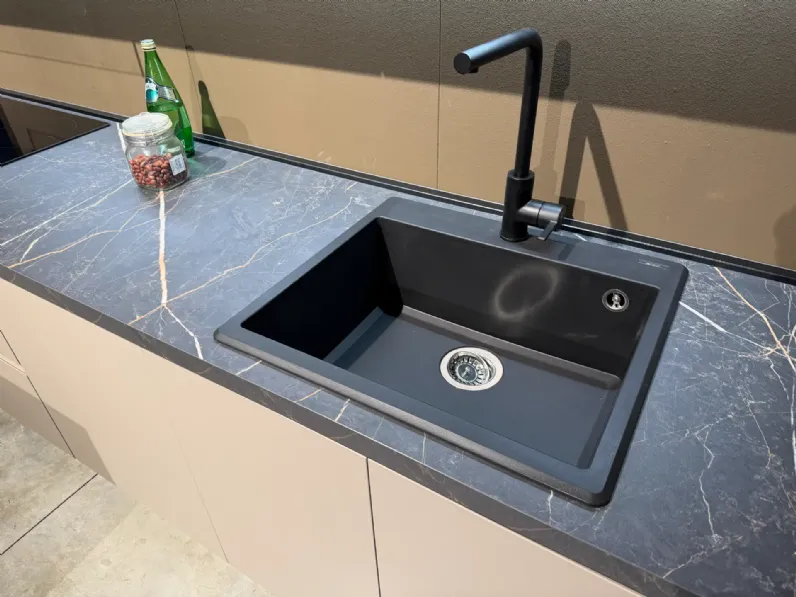 Cucina con isola moderna tortora Mobilturi Kelly a soli 6800 Euro