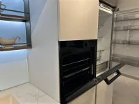 Cucina bianca moderna con isola Lounge Veneta cucine in Offerta Outlet