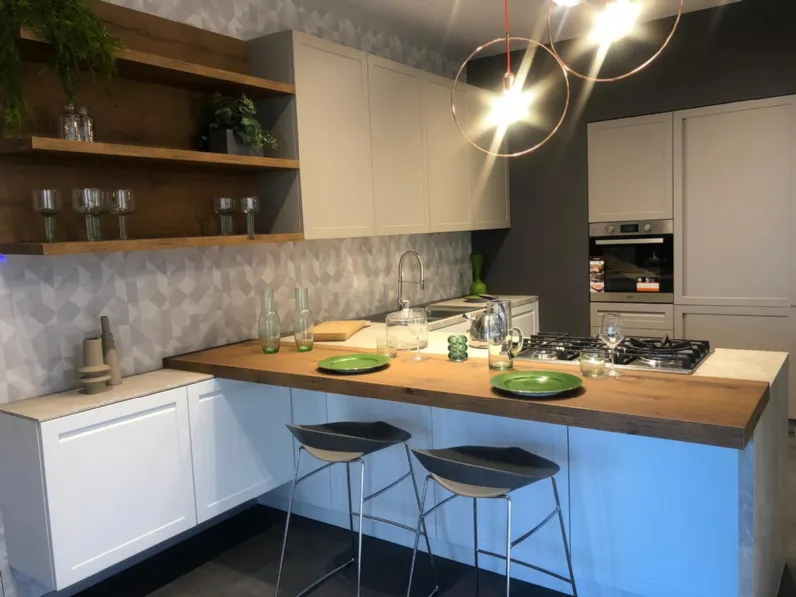 Cucina moderna con penisola Carattere Scavolini a prezzo ribassato