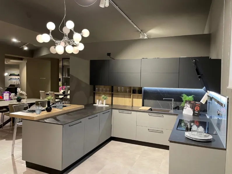 Cucina moderna con penisola Glass Arredo3 in altri colori, scontata!