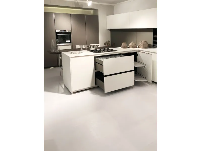 Cucina moderna con penisola Modulnova Light  a prezzo ribassato