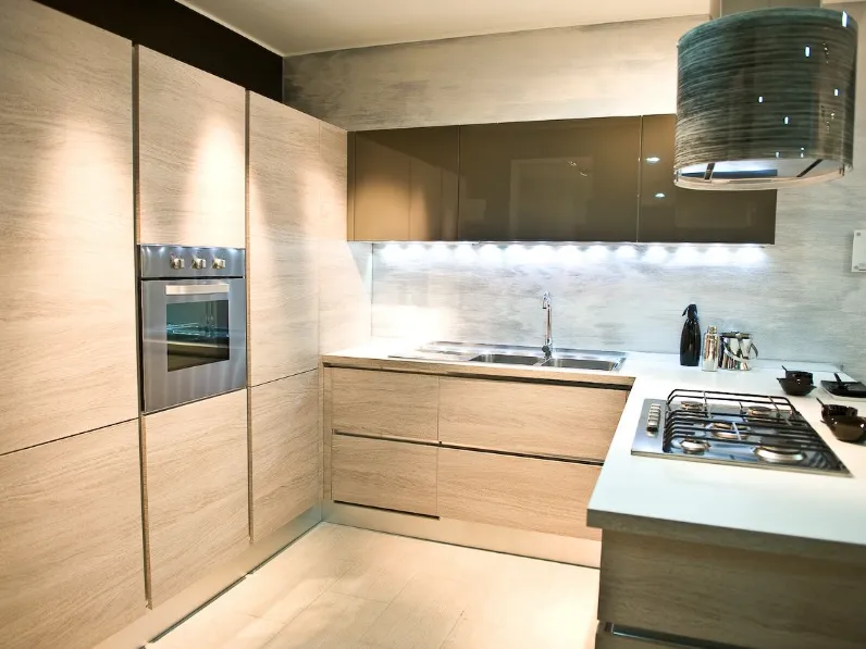 Cucina altri colori moderna con penisola Oyster  Veneta Cucine in offerta
