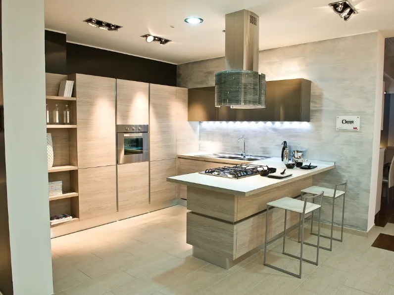 Cucina altri colori moderna con penisola Oyster  Veneta Cucine in offerta