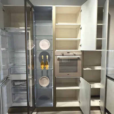 Cucina con penisola in laminato materico a prezzo ribassato 53%
