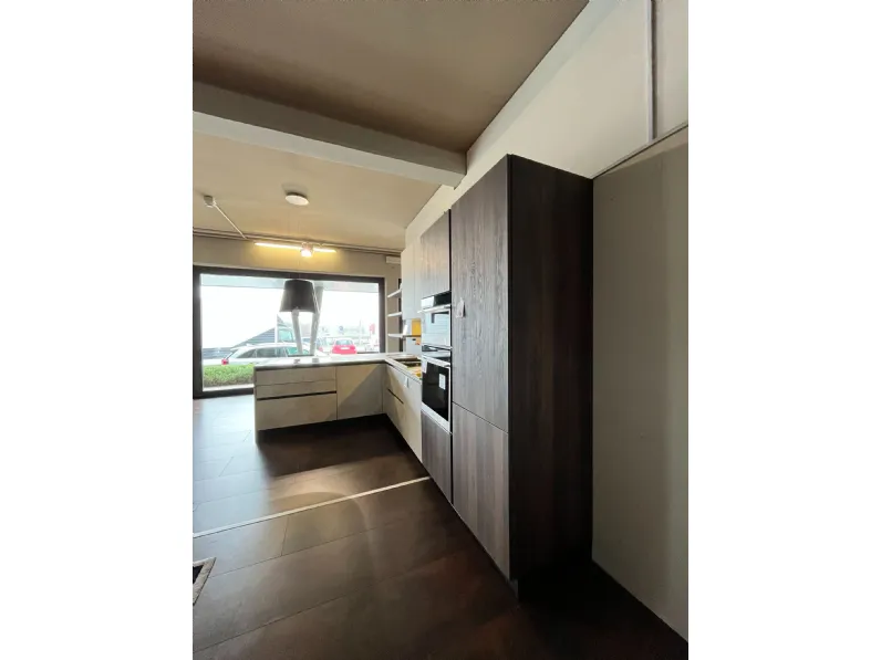 Vendi la cucina Domino di Primacucine a prezzo scontato! Moderna con penisola, non lasciartela sfuggire!