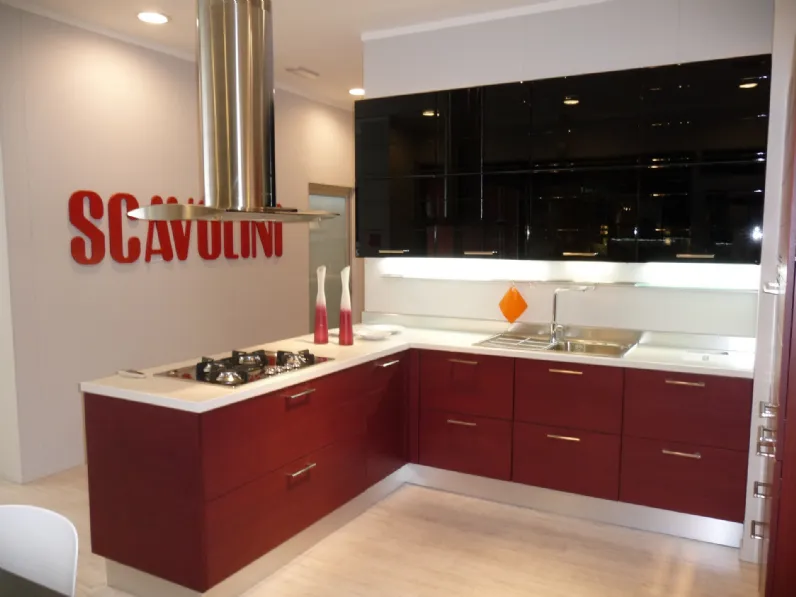 Cucina moderna con penisola Scavolini Rainbow a prezzo scontato