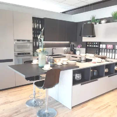 Cucina moderna con penisola Time pet opaco cappuccino Gentili group a prezzo ribassato