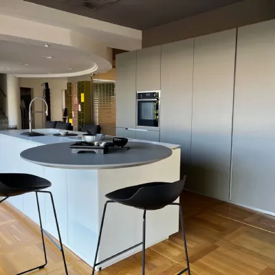 Cucina con penisola in nobilitato: 53% di sconto!