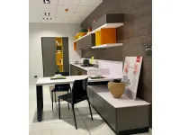 Cucina grigia moderna con penisola Foodshelf inside Scavolini a soli 8800