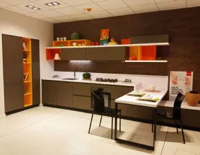 Cucina moderna grigio Scavolini con penisola Foodshelf inside scontata