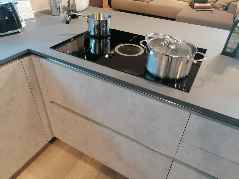 Cucina moderna grigio Veneta cucine con penisola Modello lounge in Offerta Outlet