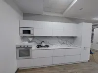 Cucina moderna lineare Creo Tablet a prezzo ribassato
