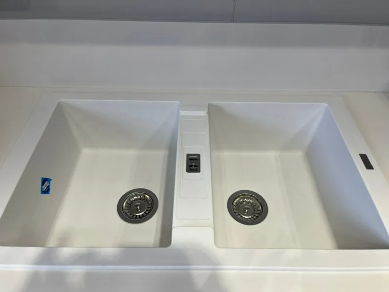 Cucina a PREZZI OUTLET in laccata lucido Scavolini -39%