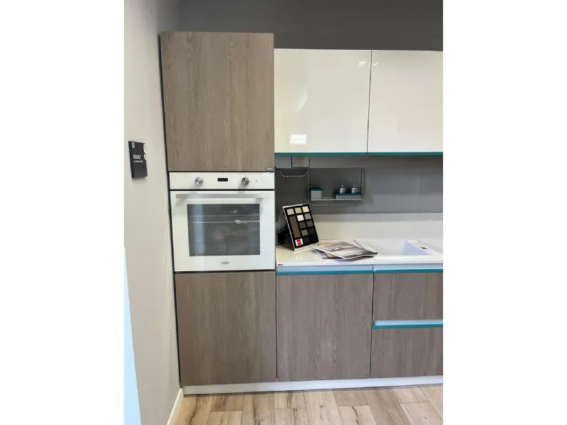 Cucina a PREZZI OUTLET in laccata lucido Scavolini -39%