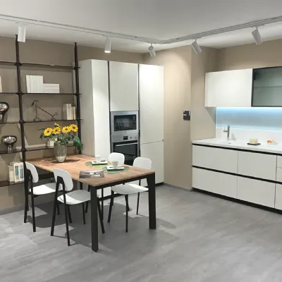 Cucina lineare moderna bianca Scavolini Delinea a soli 13500