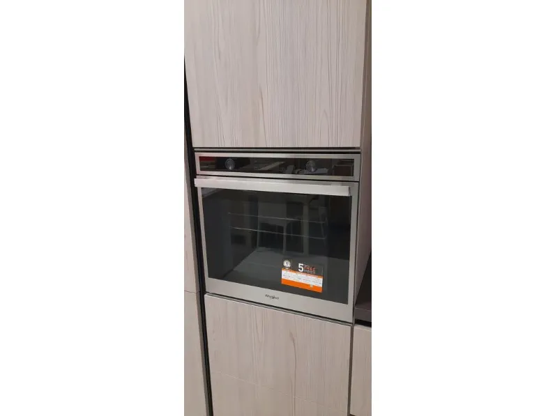 Cucina lineare in laminato materico a prezzo ribassato 50%