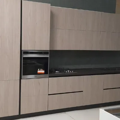 Cucina lineare in laminato materico a prezzo ribassato 50%