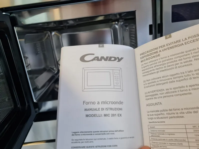 Cucina moderna lineare Collezione esclusiva Candy 360 a prezzo ribassato
